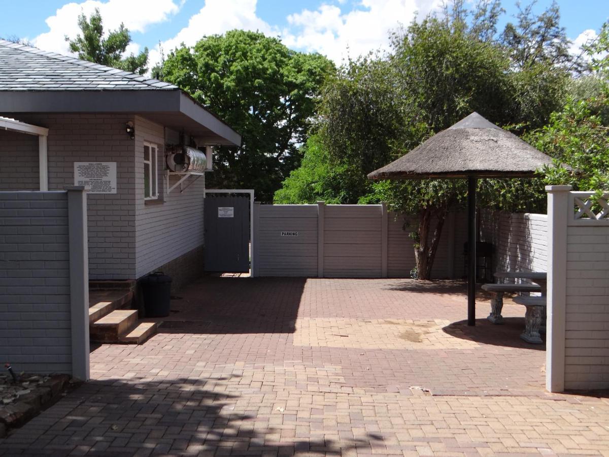 Credo Guest House Bloemfontein Buitenkant foto